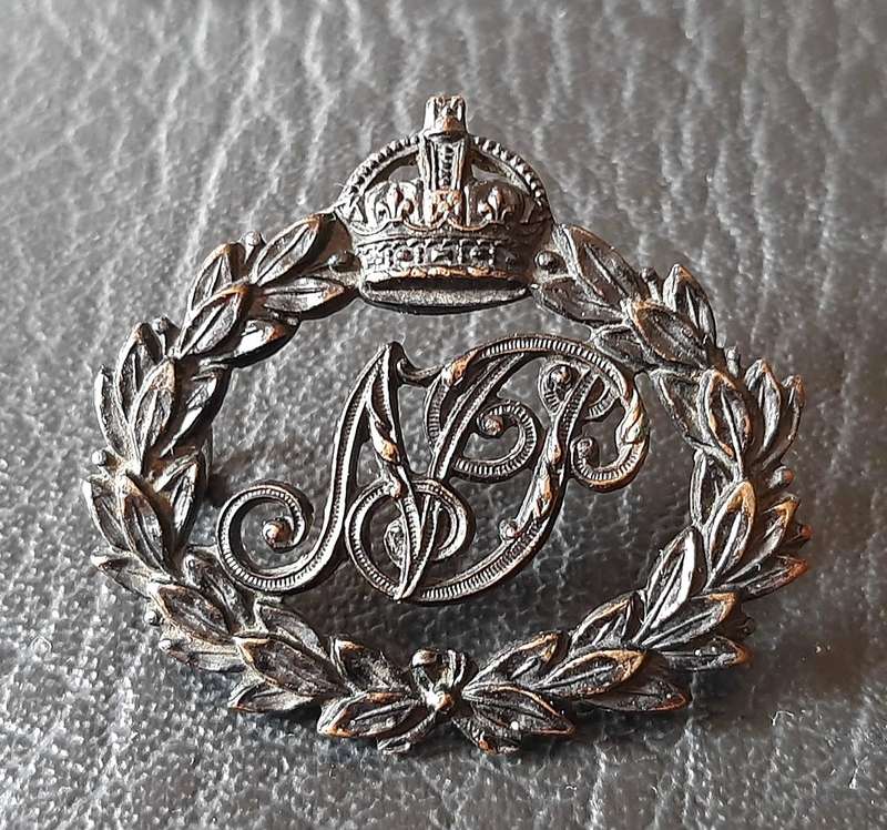 RARE: Natal Police (1902-13) Subdued Brass Cap Badge w/ Lugs.