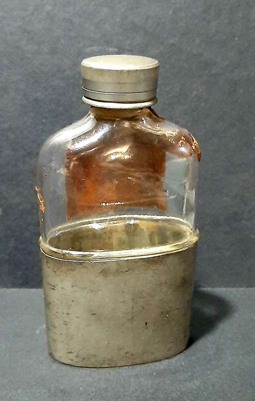 RARE: WW1 British/ Commonwealth Soldier's Private-Purchase Glass Hipflask w/ Cup (Complete).
