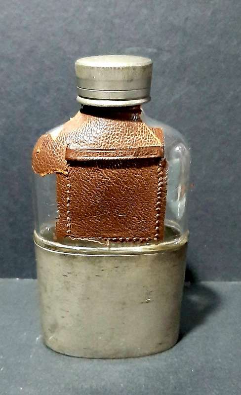 RARE: WW1 British/ Commonwealth Soldier's Private-Purchase Glass Hipflask w/ Cup (Complete).