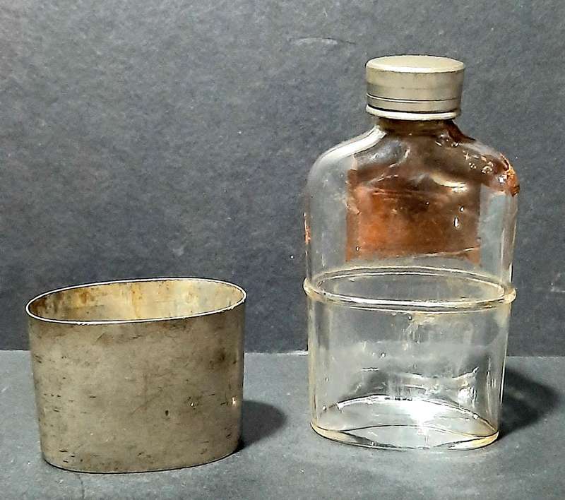 RARE: WW1 British/ Commonwealth Soldier's Private-Purchase Glass Hipflask w/ Cup (Complete).