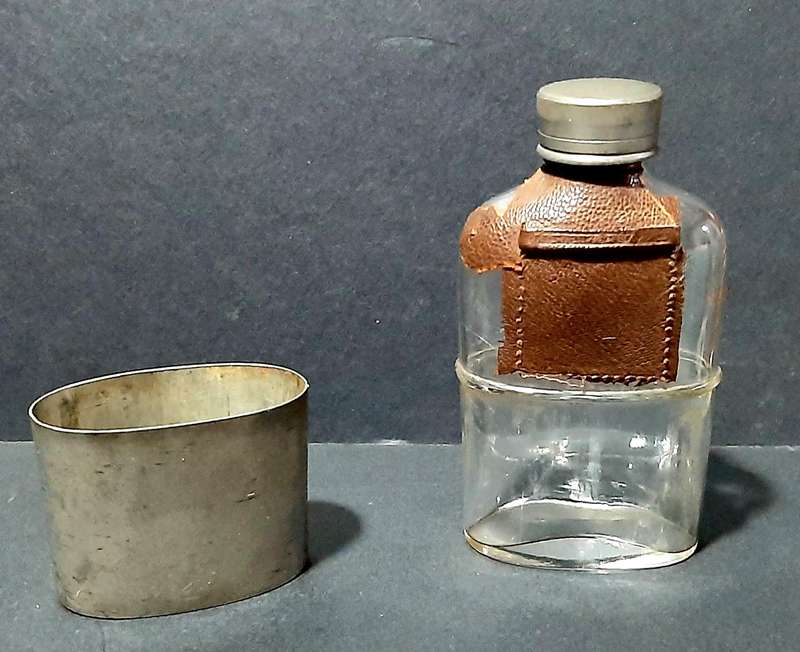 RARE: WW1 British/ Commonwealth Soldier's Private-Purchase Glass Hipflask w/ Cup (Complete).