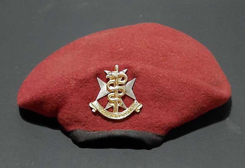 SA Military: SAMS 2000s Maroon Service Beret w/ Badge & Lining (56)