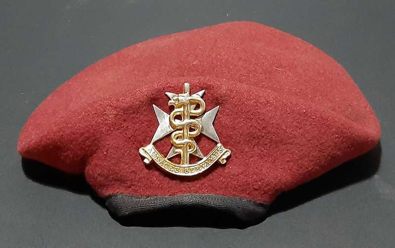SA Military: SAMS 2000s Maroon Service Beret w/ Badge & Lining (56)