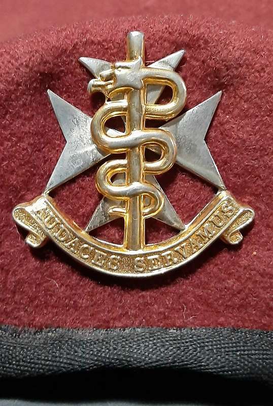 SA Military: SAMS 2000s Maroon Service Beret w/ Badge & Lining (56)
