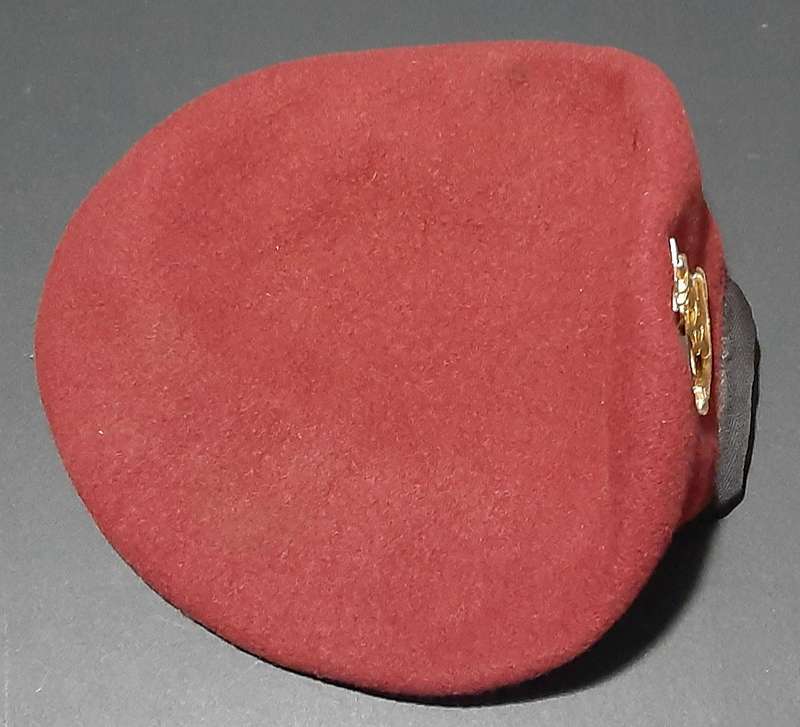 SA Military: SAMS 2000s Maroon Service Beret w/ Badge & Lining (56)