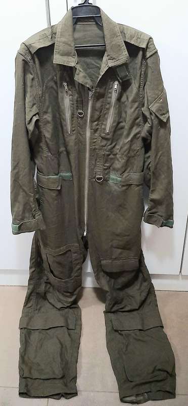RARE: 1980s Border War- SA Air Force Olive Green Helicopter Pilot's Flightsuit w/ Fittings(Medium).