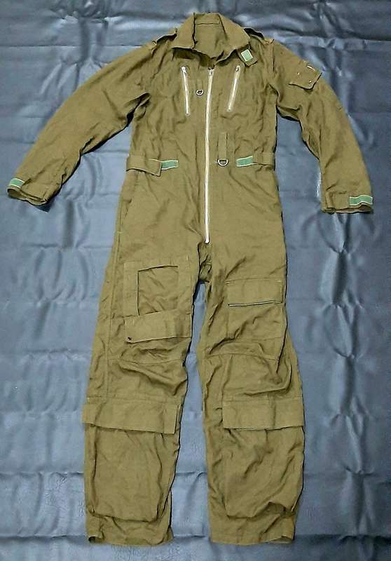 RARE: 1980s Border War- SA Air Force Olive Green Helicopter Pilot's Flightsuit w/ Fittings(Medium).