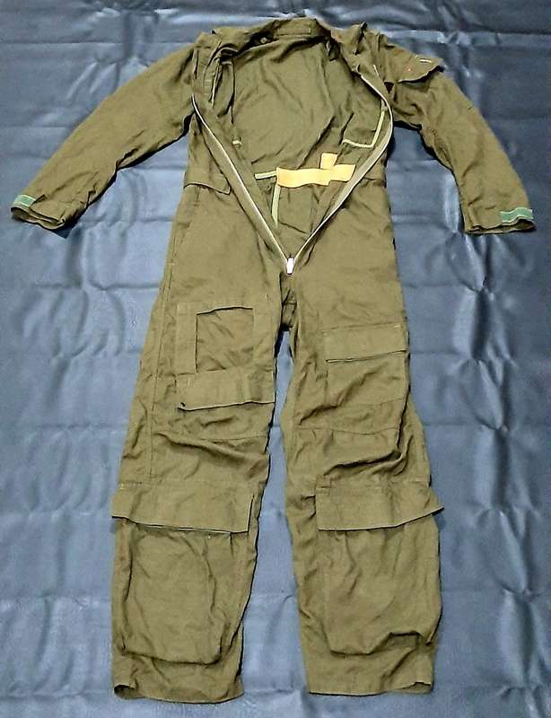 RARE: 1980s Border War- SA Air Force Olive Green Helicopter Pilot's Flightsuit w/ Fittings(Medium).