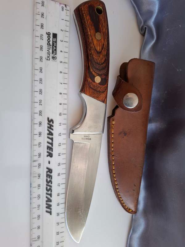 Stunning Winchester Hunting Knife with Leather Sheath Stainless made in China