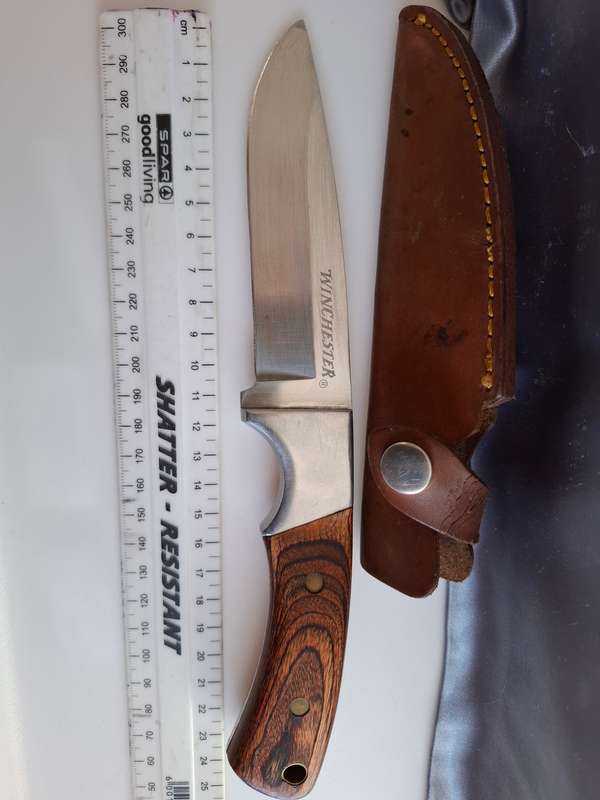 Stunning Winchester Hunting Knife with Leather Sheath Stainless made in China