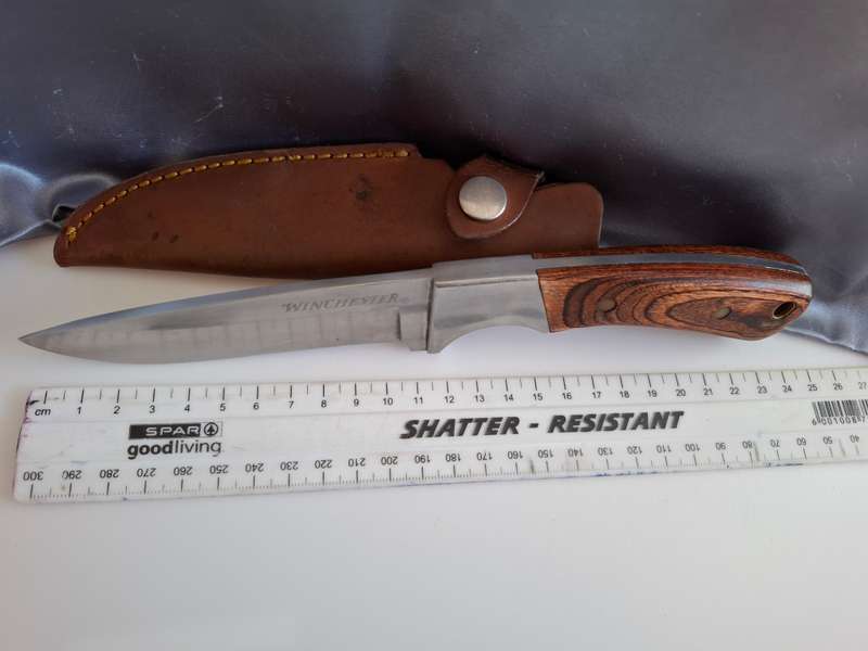 Stunning Winchester Hunting Knife with Leather Sheath Stainless made in China