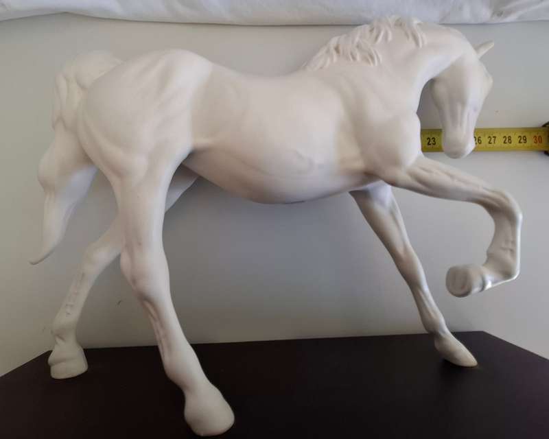 Beautiful Beswick Porcelain Horse - Spirt of Freedom on Stand made in England in Great Condition
