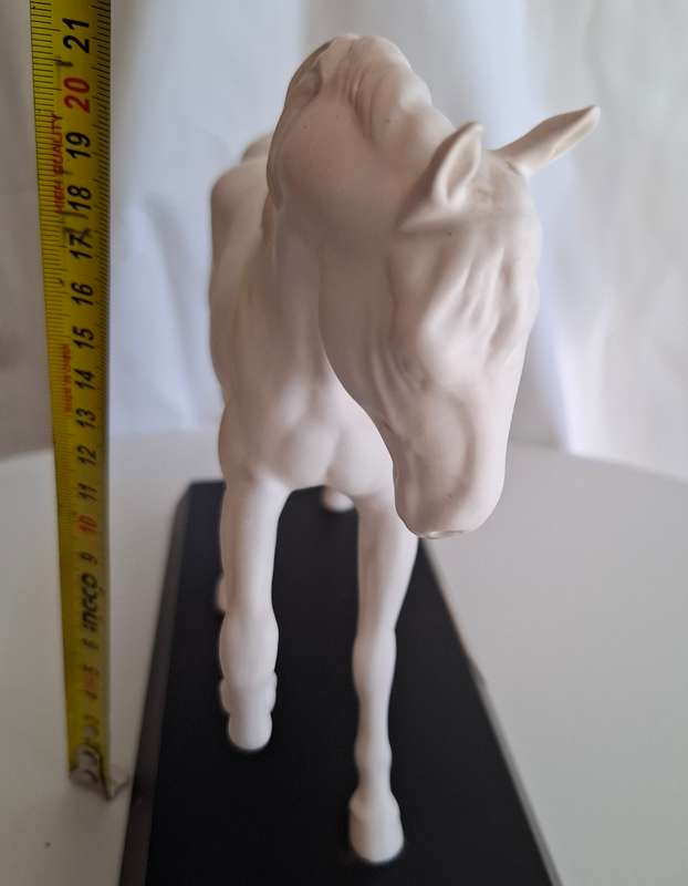 Beautiful Beswick Porcelain Horse - Spirt of Freedom on Stand made in England in Great Condition