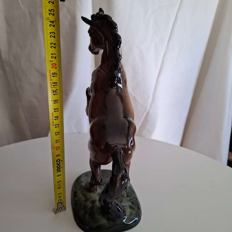 Stunning Beswick Rearing Bay Horse on Raised Oval Base marked Beswick 1014 in Great Condition