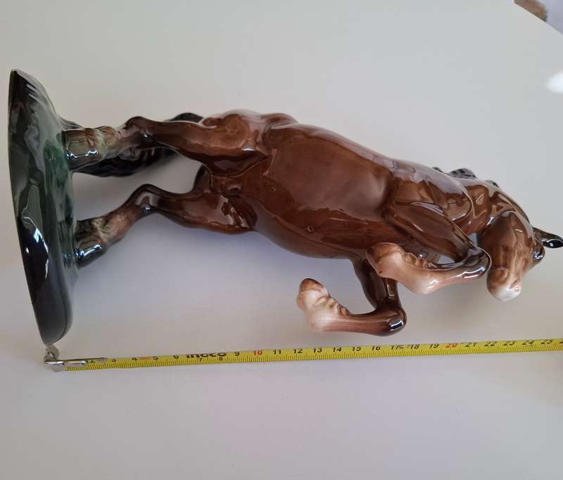 Stunning Beswick Rearing Bay Horse on Raised Oval Base marked Beswick 1014 in Great Condition