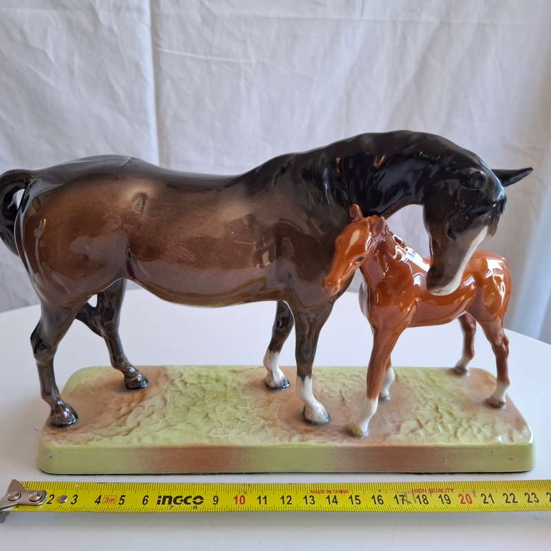 Stunning Beswick Mare and Foal Model 1811 Made in England in Excellent Condition