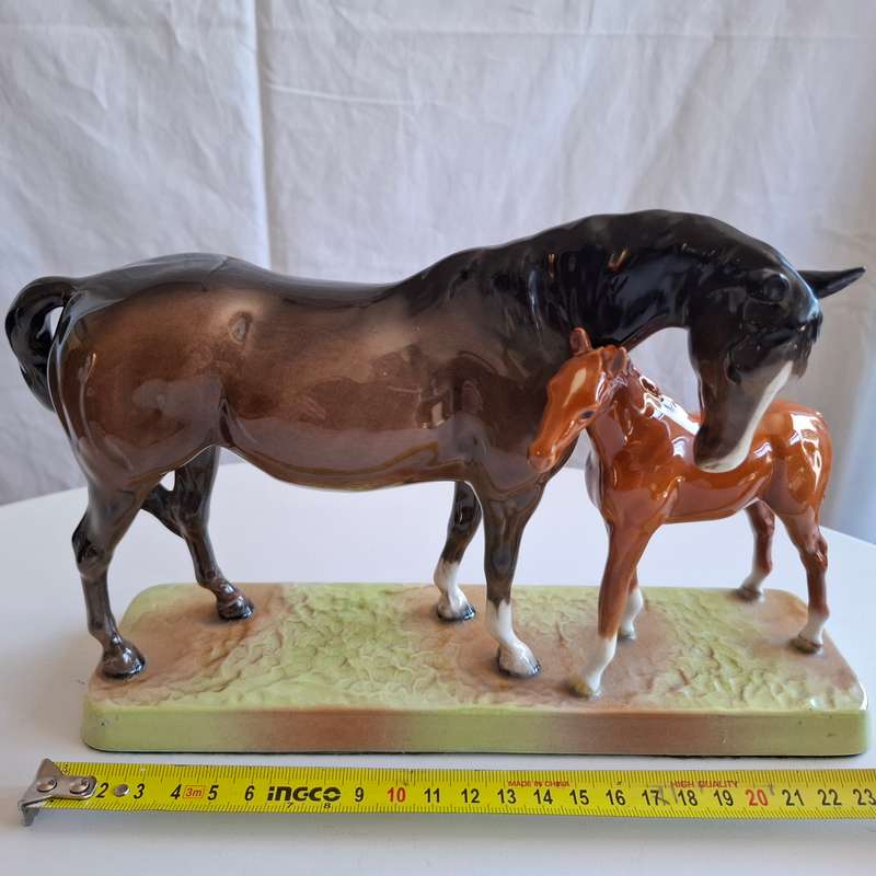 Stunning Beswick Mare and Foal Model 1811 Made in England in Excellent Condition