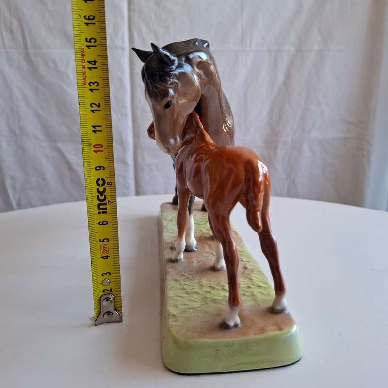 Stunning Beswick Mare and Foal Model 1811 Made in England in Excellent Condition