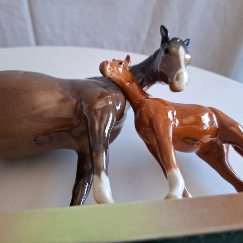 Stunning Beswick Mare and Foal Model 1811 Made in England in Excellent Condition