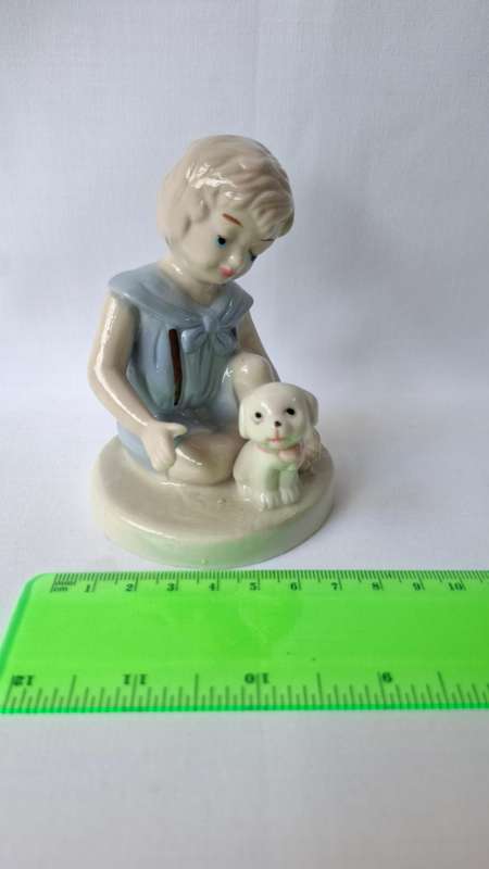 Vintage Heritage Porcelian "Puppy Love" Figurine - Excellent Condition