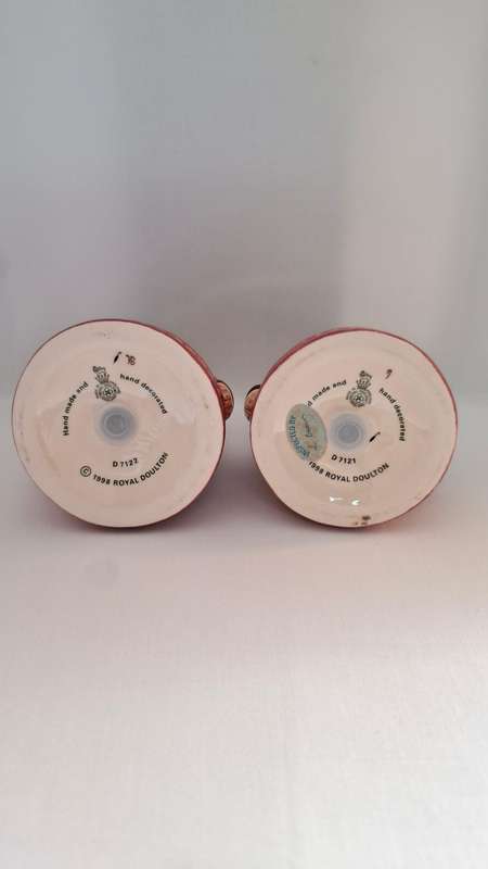 Royal Doulton  Figurine's Salt and Pepper set "Tweedle Dum and Dee" - Excellent Condition