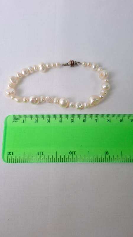 Stunning Freshwater Baroque Pearl Beaded Bracelet with Magnetic Clasp - Excellent Condition