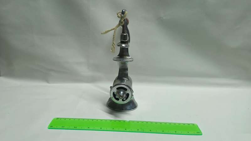 Vintage Spong & Co. Meat Grinder Model No 10 - Excellent Condition