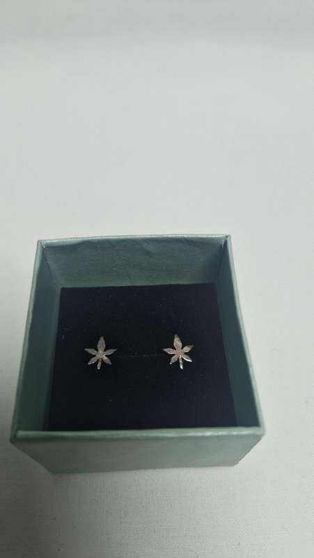 Beautiful Costume Jewellery Set of 5 - Excellent Condition