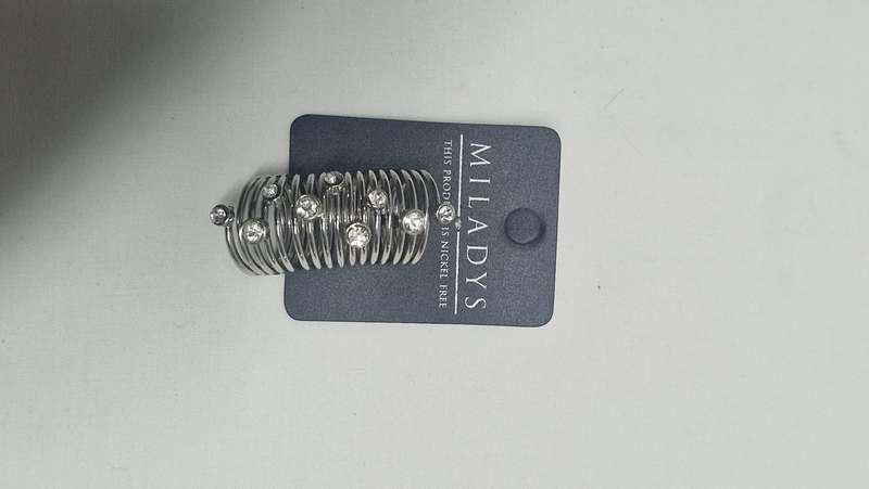 Beautiful Costume Jewellery, Set of 5 Rings - Excellent Condition