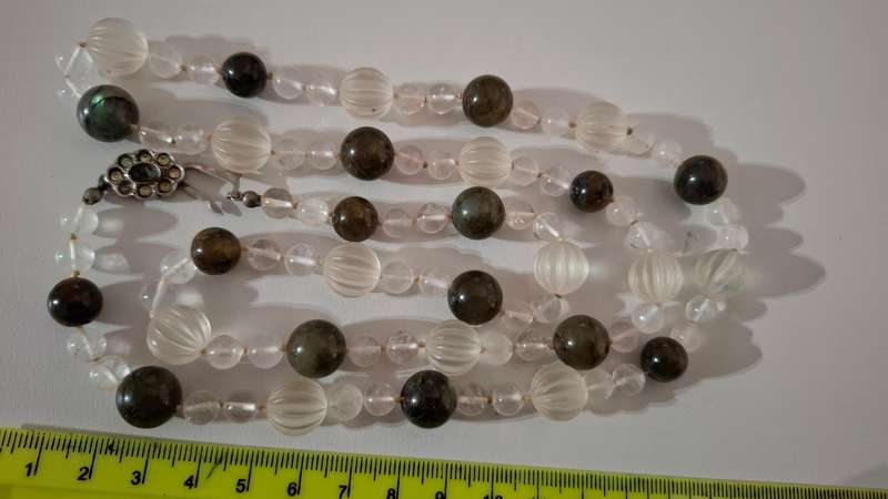 Stunning Vintage Djakarta Style Necklace with Silver Clasp in Excellent Condition (80 cm long)