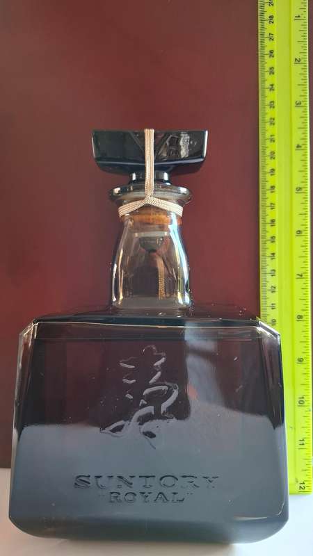 Imported Suntory Royal 750ml Whisky 86 Proof Product of Japan still Sealed