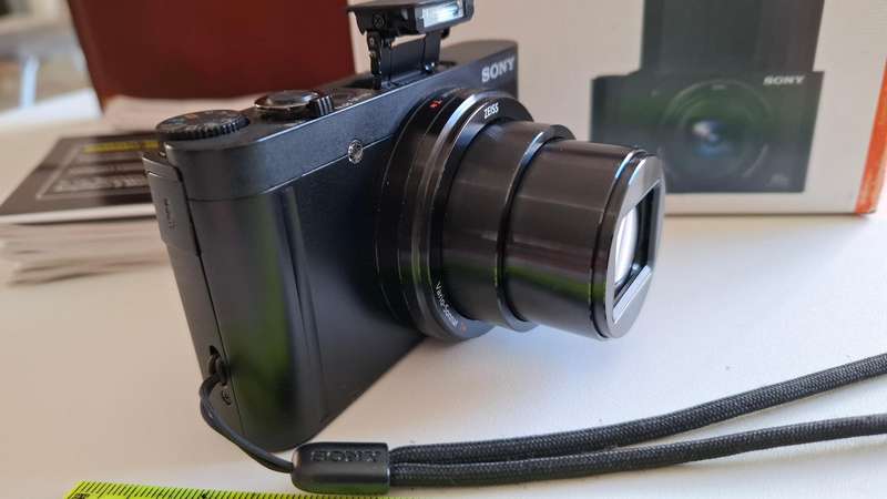 Sony Cyper-shot DSC-WX500 Digital Camera in Good Condition See my Description