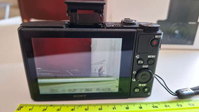 Sony Cyper-shot DSC-WX500 Digital Camera in Good Condition See my Description