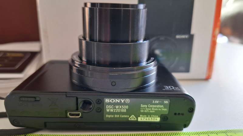 Sony Cyper-shot DSC-WX500 Digital Camera in Good Condition See my Description