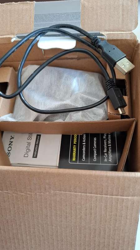 Sony Cyper-shot DSC-WX500 Digital Camera in Good Condition See my Description