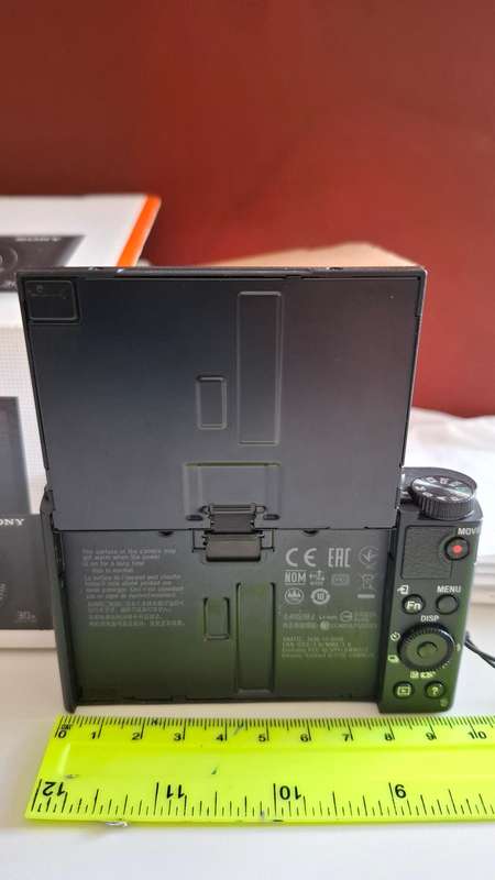 Sony Cyper-shot DSC-WX500 Digital Camera in Good Condition See my Description