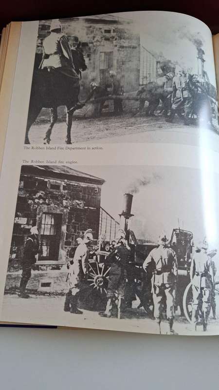 Robben Island  By Simon a. de Villiers  Book in Good Condition First Edition 1971