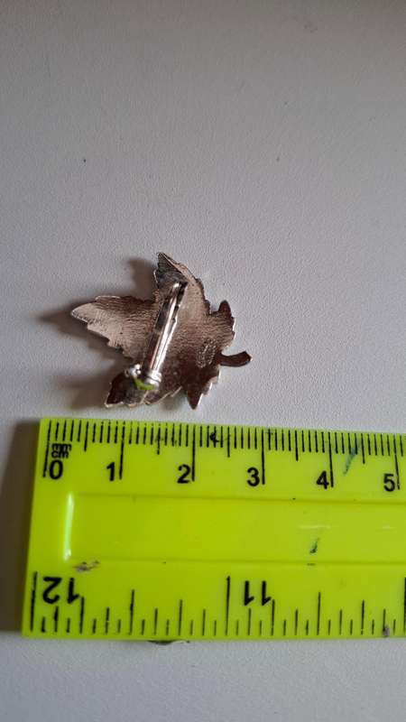 Vintage Sterling Silver BM Co Autumn Enamel Maple Leaf Pin Brooch  4.7 Grams in Excellent Condition
