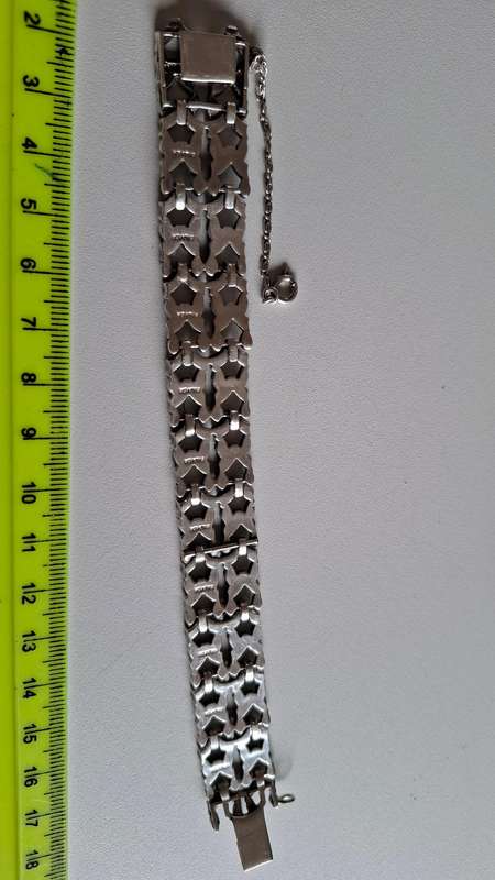 Stunning Vintage Silver Bracelet with Marcasite Stones and Safety Chain  29 .4 grams  - Excellent