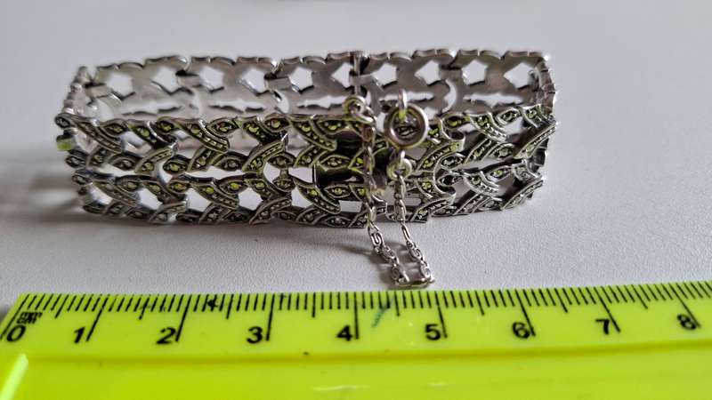 Stunning Vintage Silver Bracelet with Marcasite Stones and Safety Chain  29 .4 grams  - Excellent