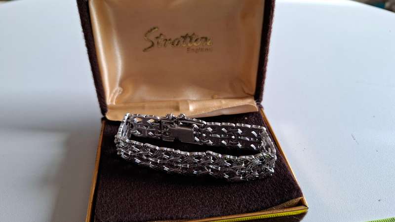 Stunning Vintage Silver Bracelet with Marcasite Stones and Safety Chain  29 .4 grams  - Excellent