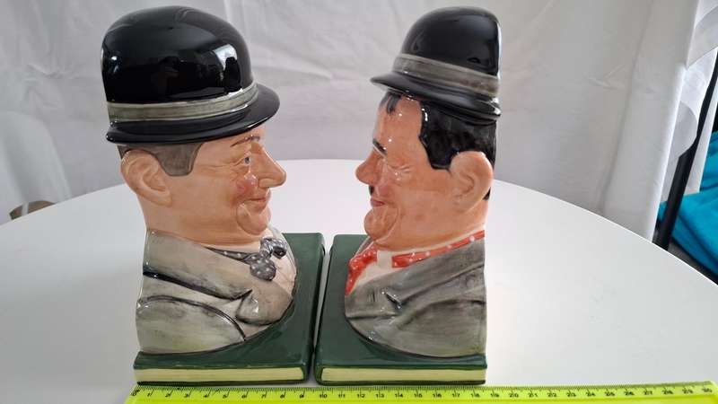Rare Vintage Limited Edition 957/2500Royal Doulton Laurel&Hardy 1998 Bookends in Excellent Condition