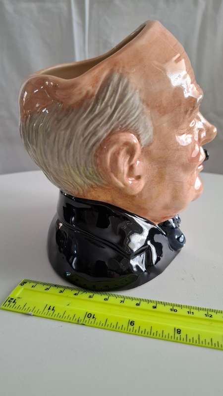 Very Rare Royal Doulton Limited Edition Winston Churchhill Toby Jug with Bulldog 1991 - D6907