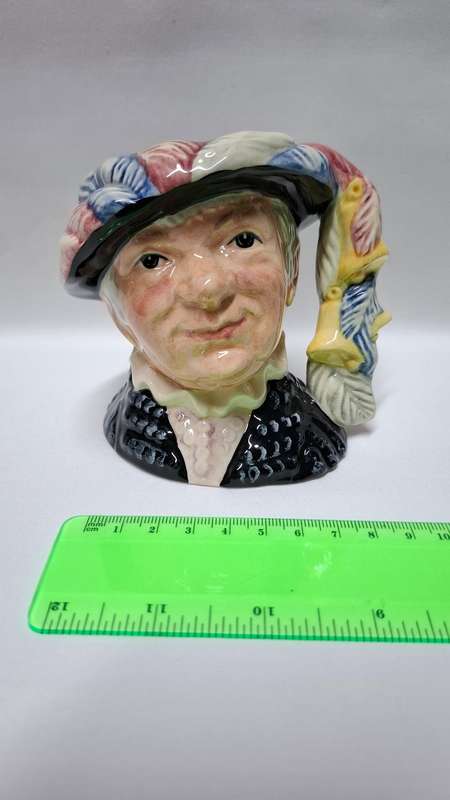 Royal Doulton Medium Size  Character Jug  "Pearly Queen D. 6843"  - Excellent Condition