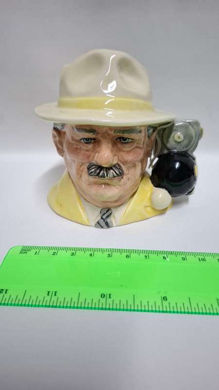 Royal Doulton  Medium Size Character Jug "The Bowls Player D.6896"  - Excellent Condition