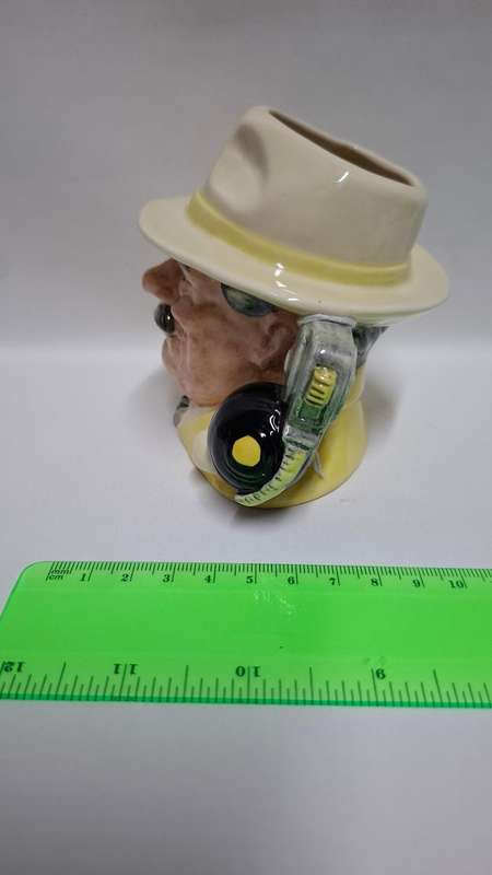 Royal Doulton  Medium Size Character Jug "The Bowls Player D.6896"  - Excellent Condition