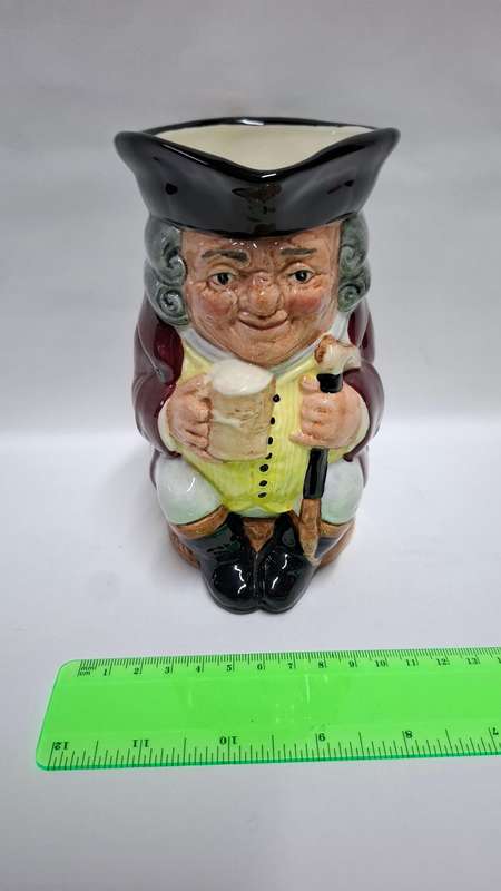Royal Doulton Large Toby Jug "Jolly Toby " D. 6109 - Excellent Condition