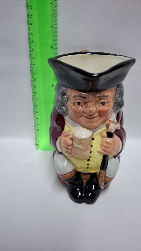 Royal Doulton Large Toby Jug "Jolly Toby " D. 6109 - Excellent Condition