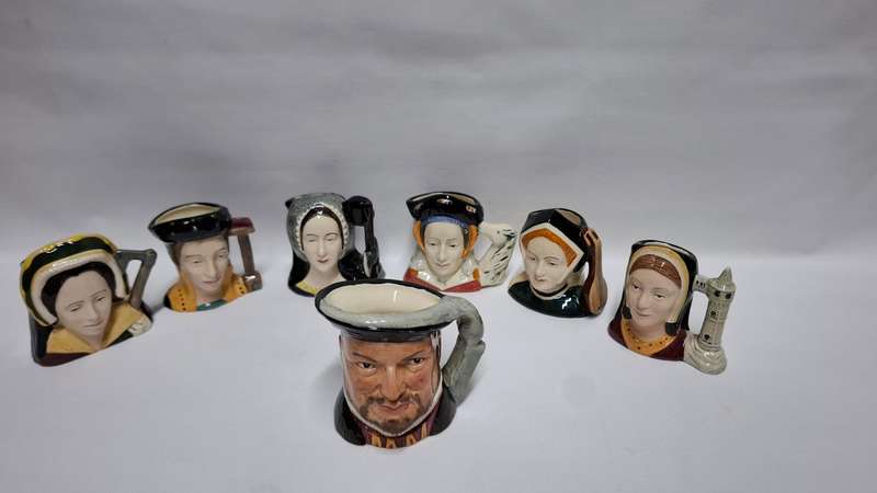 Royal Doulton Small Toby Jugs Set of 7 " Henry VIII " And His 6 Wives - Excellent Condition