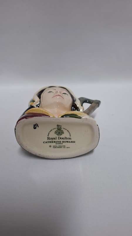 Royal Doulton Small Toby Jugs Set of 7 " Henry VIII " And His 6 Wives - Excellent Condition